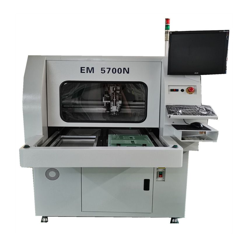 CNC全自動(dòng)鑼刀分板機(jī)